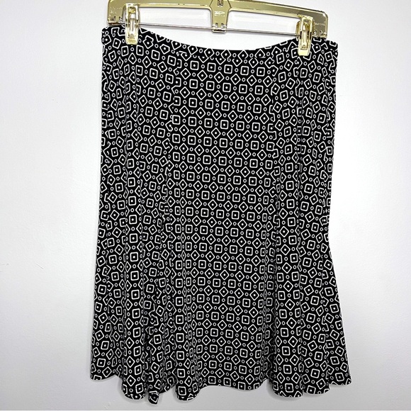 George Circle Skirt Size 8/10 Black & White Geometric Pattern EUC - Picture 1 of 5
